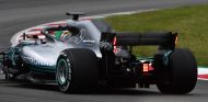 Lewis Hamilton prueba las nuevas luces traseras de Mercedes – SoyMotor.com