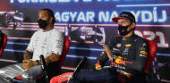 Verstappen no quiere más preguntas de Hamilton: "¿Podemos para de hablar sobre esto?" - SoyMotor.com