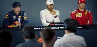 De izq. a der.: Max Verstappen, Lewis Hamilton y Kimi Räikkönen – SoyMotor.com
