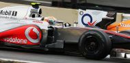 Lewis Hamilton con el McLaren MP4-27 en Interlagos - SoyMotor.com