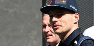 Jos Verstappen no se esconde: "Disfruté al ver a Max doblando a Hamilton" - SoyMotor.com