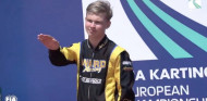 La FIA descalifica al piloto de Karting acusado de hacer un saludo nazi - SoyMotor.com
