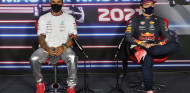 Maneras de desquiciar a un rival, por Lewis Hamilton - SoyMotor.com