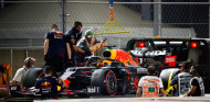 El coche de Max Verstappen tras el accidente en la clasificación del GP de Arabia Saudí F1 2021 - SoyMotor.com