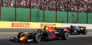 El 'lío' continúa: Mercedes pide la revisión del 'caso Verstappen-Hamilton' - SoyMotor.com