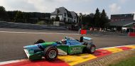 Mick Schumacher, con el Benetton B194 de Michael - SoyMotor