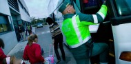 En la imagen, uno de los controles llevado a cabo por la Guardia Civil en la última campaña de vigilancia del transporte escolar - SoyMotor.com