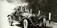 Tazio Nuvolari en la Mille Miglia de 1932 - SoyMotor