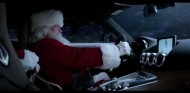 Papá Noel conduciendo un Mercedes - SoyMotor.com