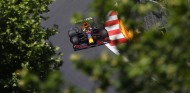 Pérez lidera un doblete Red Bull en los Libres 2 de Bakú; Sainz y Alonso, en el 'top 6' - SoyMotor.com