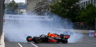 Pirelli avisa: "Las altas velocidades de Bakú son una exigencia para los neumáticos" - SoyMotor.com