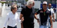 Alain Prost, Flavio Briatore y Carlos Sainz en Bakú - SoyMotor.com