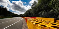 La FIA, estricta con los límites de pista en Spa-Francorchamps - SoyMotor.com