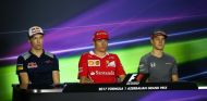 Daniil Kvyat y Stoffel Vandoorne, con Ferrari entre ellos – SoyMotor.com