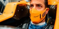 Daniel Ricciardo se hace el asiento para su primer McLaren - SoyMotor.com