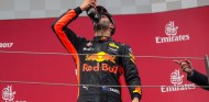Daniel Ricciardo y su 'shoey' – SoyMotor.com