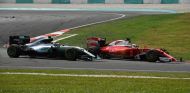 Rosberg y Vettel durante el GP de Malasia 2016 - SoyMotor