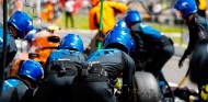 Sainz y Hülkenberg estrenan motores y penalizarán en Austria  - SoyMotor.com