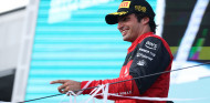 Sainz encuentra el camino con un luchado podio - SoyMotor.com