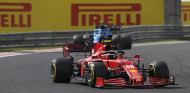 Sainz quiere "pelear por podios y victorias" con Alonso en 2022 - SoyMotor.com