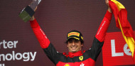 Sainz gana un caótico GP de Gran Bretaña y Verstappen pierde terreno; Alonso, quinto - SoyMotor.com