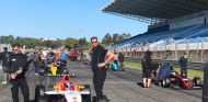 Monoplazas de Fórmula 4 en la parrilla - SoyMotor.com