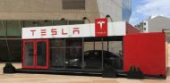 Tesla aterriza en la Península con una tienda itinerante en Oporto - SoyMotor.com