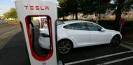 Tesla, a por los 100 puntos de recarga en España este 2017 - SoyMotor.com