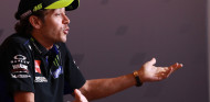 Carlos Sainz invita a Valentino Rossi al Dakar - SoyMotor.com
