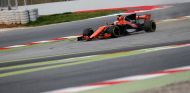 Stoffel Vandoorne durante la segunda jornada de tests en el Circuit de Barcelona-Catalunya - SoyMotor