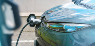 Uno de cada tres vehículos vendidos en España ya están electrificados