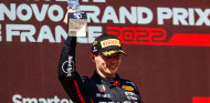 Verstappen gana en Francia y accidente de Leclerc; Sainz y Alonso, en el 'top 6' - SoyMotor.com