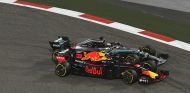 Max Verstappen y Lewis Hamilton en Baréin - SoyMotor.com