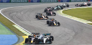Verstappen, sobre Hamilton: &quot;Pensé que ya habría dejado atrás 2021&quot; - SoyMotor.com