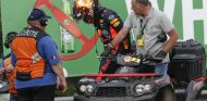 Max Verstappen, abandonando en Spa - SoyMotor.com