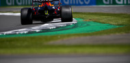 Verstappen lidera los Libres 2 en Silverstone y Mercedes se esconde - SoyMotor.com