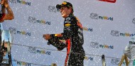Verstappen: "Si no puedo hacer maniobras así, me quedo en casa" - SoyMotor.com