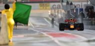 Max Verstappen, con el RB13 en Barcelona - SoyMotor.com