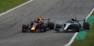 Max Verstappen y Valtteri Bottas en Monza – SoyMotor.com