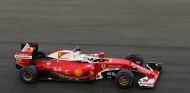 Vettel durante el último GP de la temporada en Abu Dabi - SoyMotor