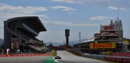 Vettel y Albon prueban para Pirelli en Barcelona - SoyMotor.com