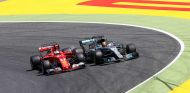Sebastian Vettel y Lewis Hamilton en Barcelona - SoyMotor