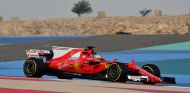 Vettel durante los tests en el Gran Premio de Baréin - SoyMotor