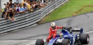 Vettel subido al C36 de Wehrlein tras el choque con Stroll - SoyMotor.com