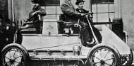 La primera carrera de coches eléctricos data de... ¡hace 120 años! Y Porsche ya estaba allí - SoyMotor.com