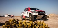 Fernando Alonso con el Toyota Hilux en Namibia - SoyMotor