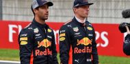 Daniel Ricciardo y Max Verstappen - SoyMotor.com