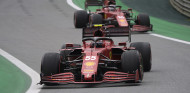 Leclerc, ¿número uno de Ferrari? Sainz no se lo pone ni pondrá fácil - SoyMotor.com