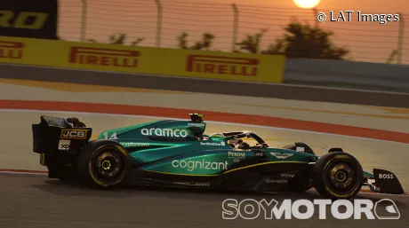 Alonso, tras un "buen día" en Baréin: "Tengo muchas ganas de volver al coche mañana" - SoyMotor.com