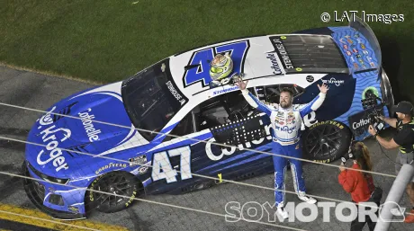 Daytona 500: La reivindicación de Ricky Stenhouse en un final de infarto - SoyMotor.com